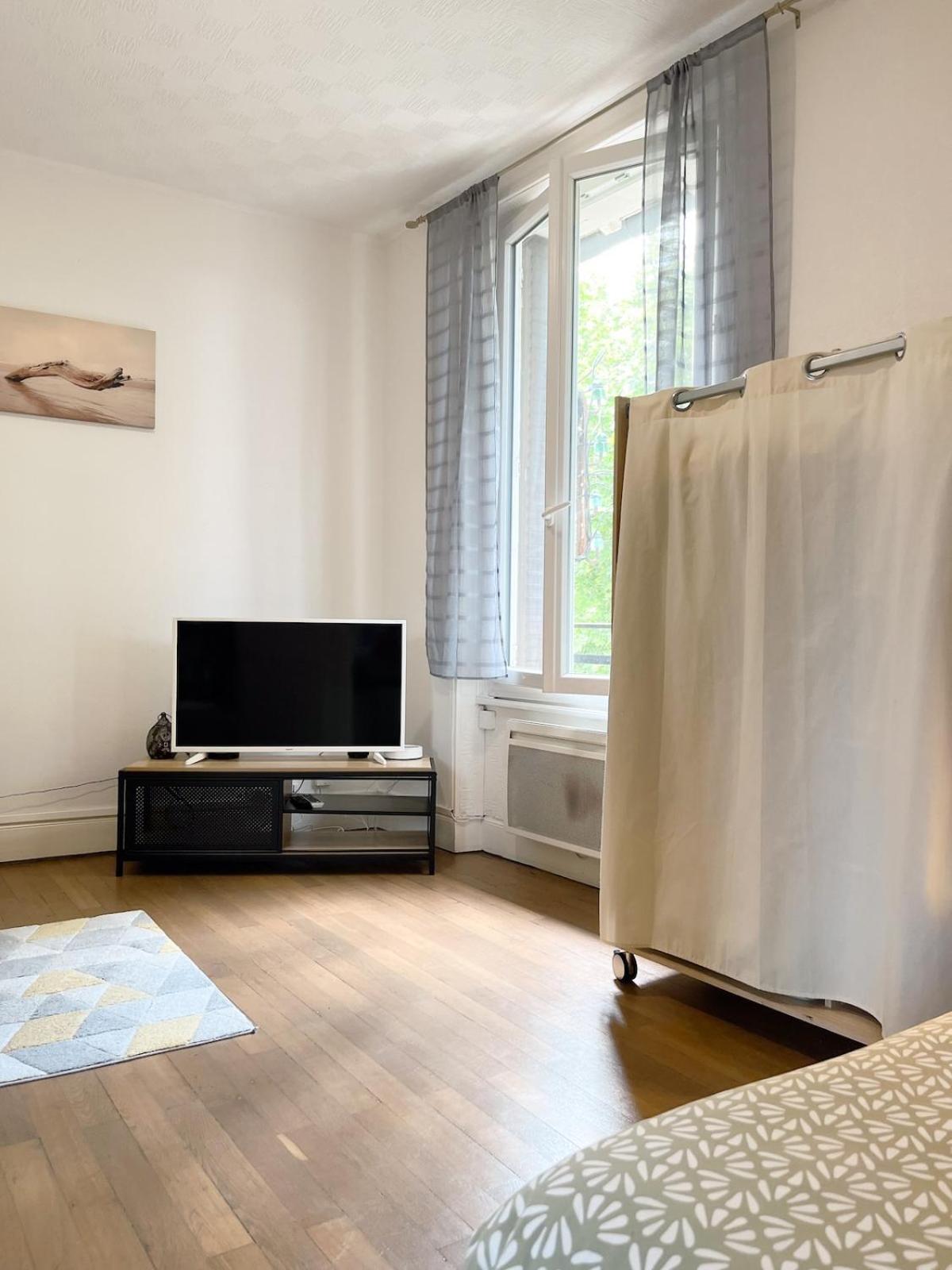 Ferienwohnung Balade A Montluçon Exterior foto